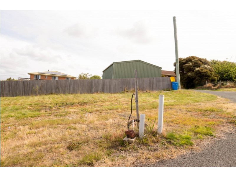 2/4 Bridview Place, Bridport TAS 7262