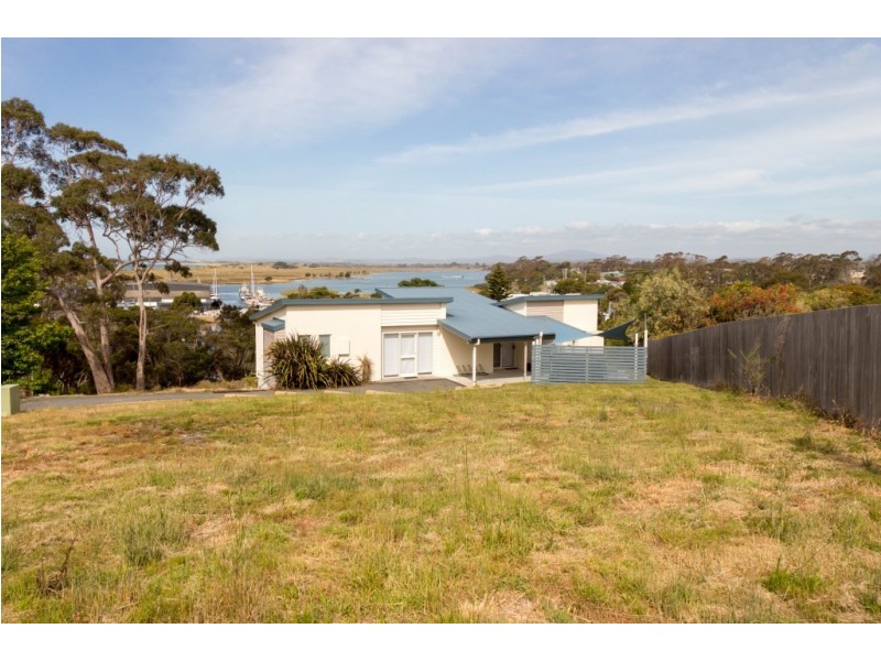 2/4 Bridview Place, Bridport TAS 7262