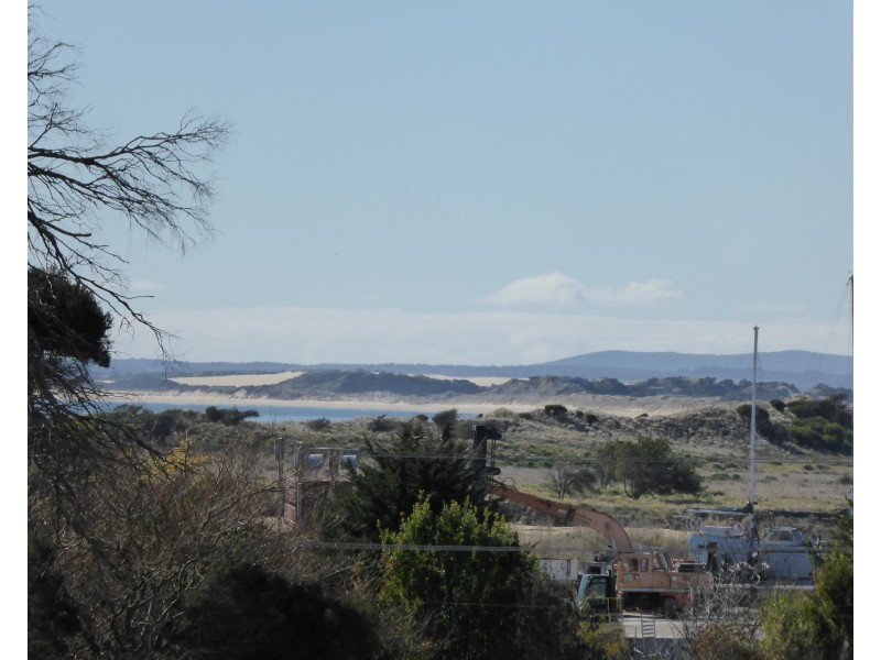 16 Therese Street, Bridport TAS 7262