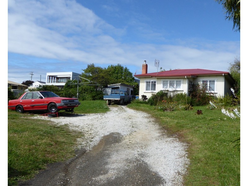 97 – 99 Main Street, Bridport TAS 7262