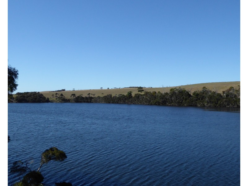 8 Blackwood Court, Ansons Bay TAS 7216