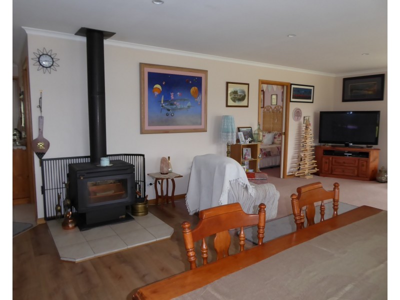 8 Blackwood Court, Ansons Bay TAS 7216
