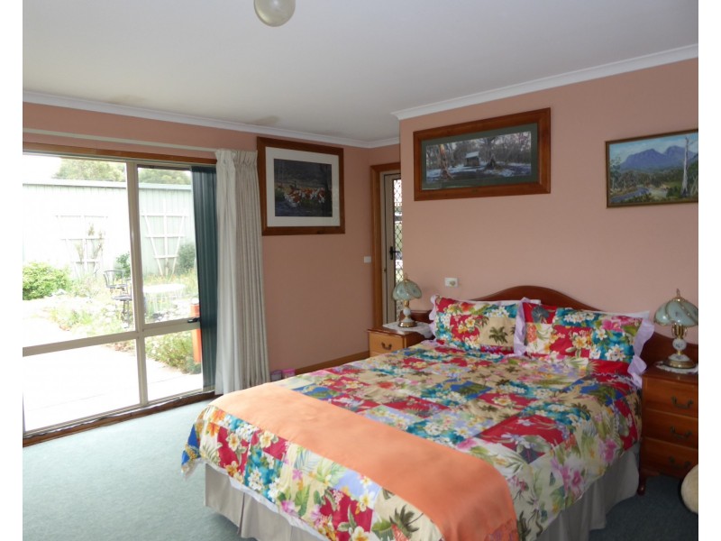 8 Blackwood Court, Ansons Bay TAS 7216