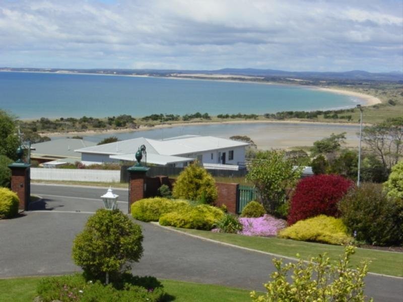 2 Flinders Lane, Bridport TAS 7262