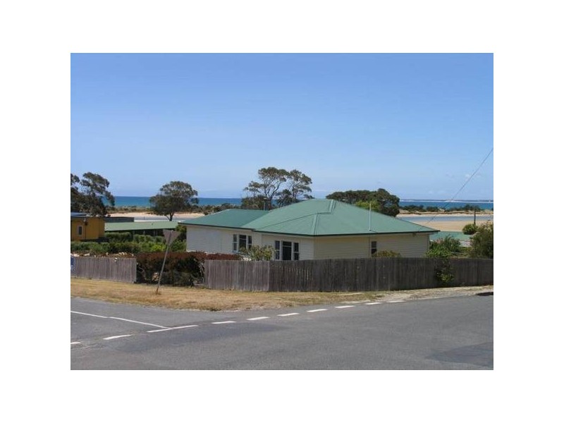 17 Elizabeth STREET, Bridport TAS 7262