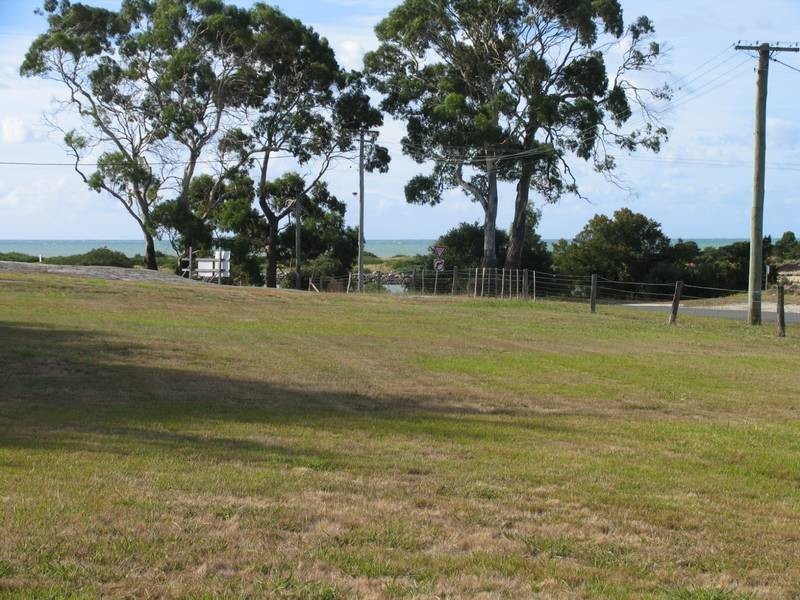 2 Elizabeth STREET, Bridport TAS 7262