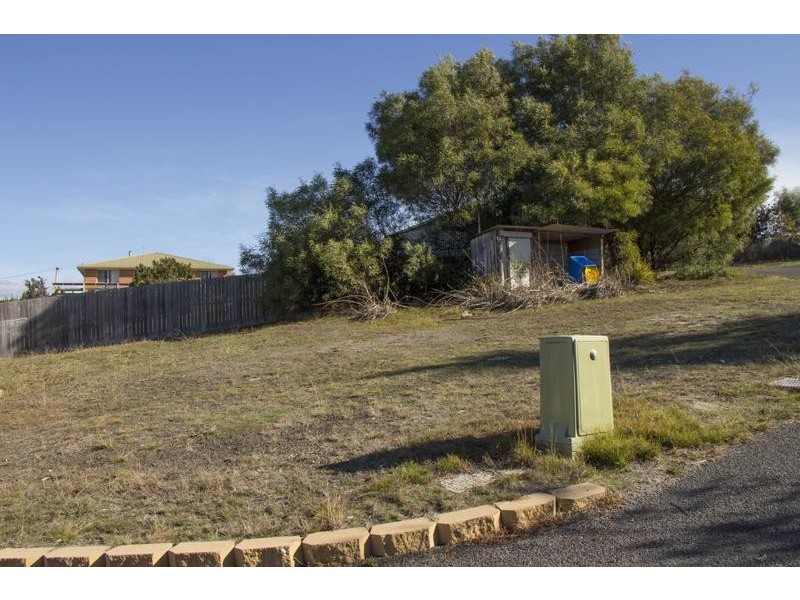 2/4 Bridview Place, Bridport TAS 7262