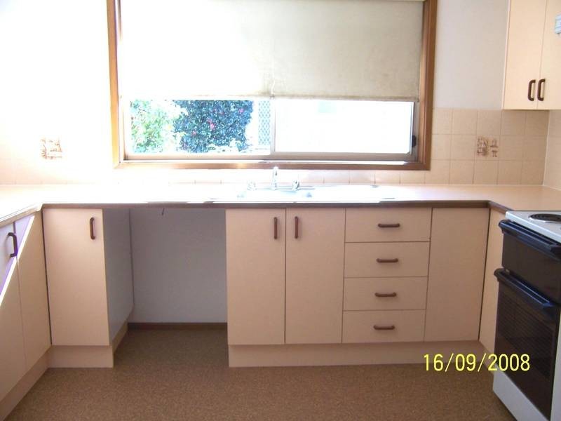 5/6 Carisbrooke Close, Bomaderry NSW 2541