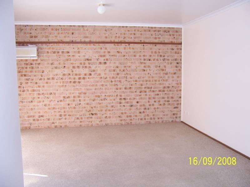 5/6 Carisbrooke Close, Bomaderry NSW 2541