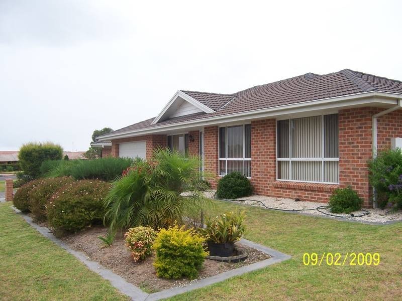 2/48 Sheraton Circuit, Bomaderry NSW 2541