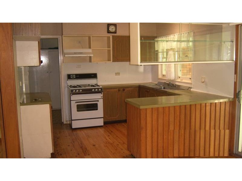 17 Huxley Street, Nowra NSW 2541