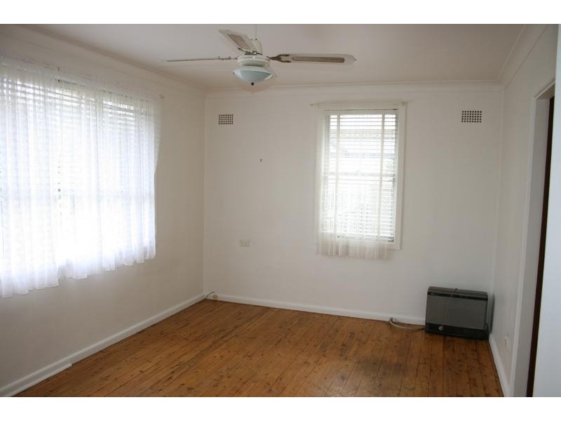 21 Young Avenue, Nowra NSW 2541