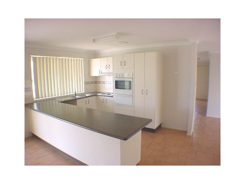 24 Illawarra Circuit, Worrigee NSW 2540