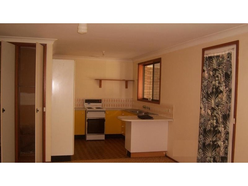 2/7 Campbell Place, Nowra NSW 2541