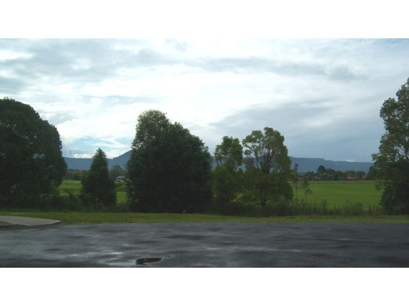 2/7 Campbell Place, Nowra NSW 2541