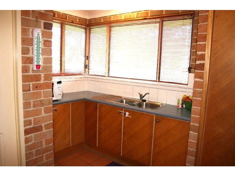 13 Robinia Way, Worrigee NSW 2540