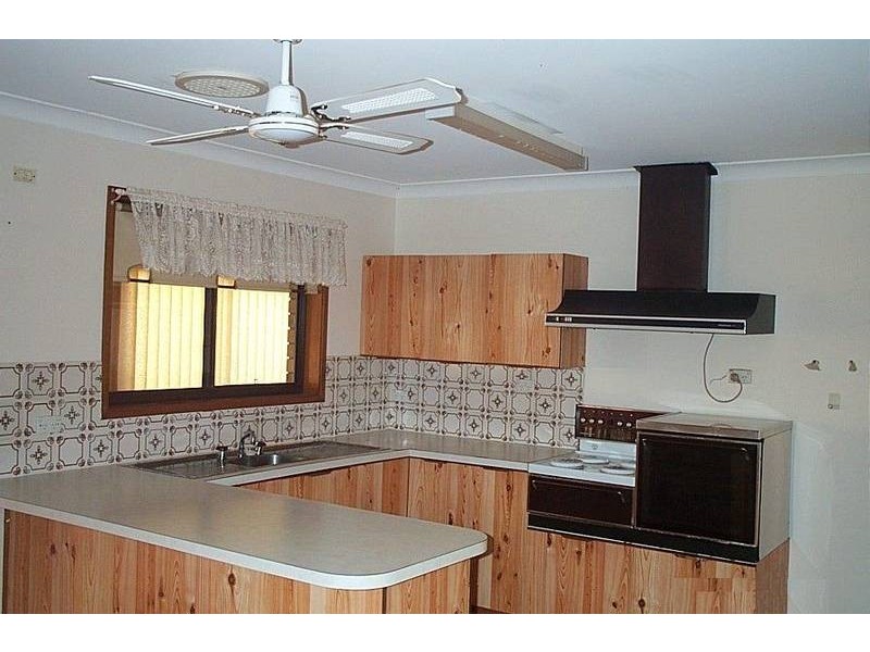24A Amalfi Crescent, Nowra NSW 2541