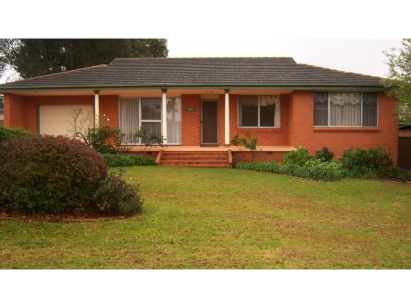 2 Bindon Close, Bomaderry NSW 2541