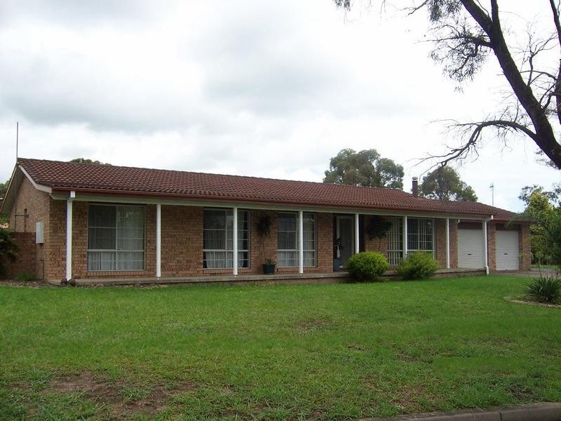 1 Chatsworth Crescent, North Nowra NSW 2541