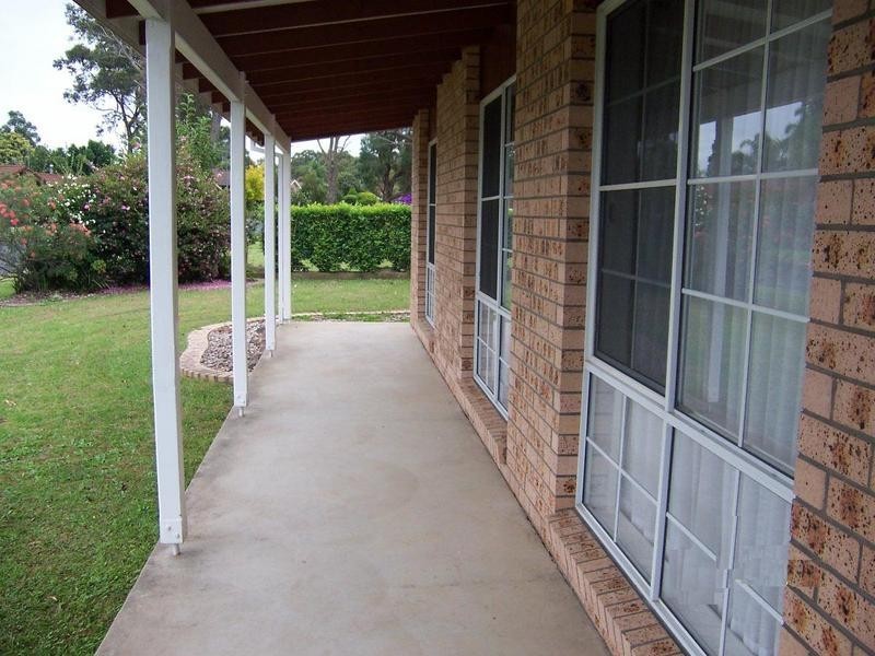 1 Chatsworth Crescent, North Nowra NSW 2541