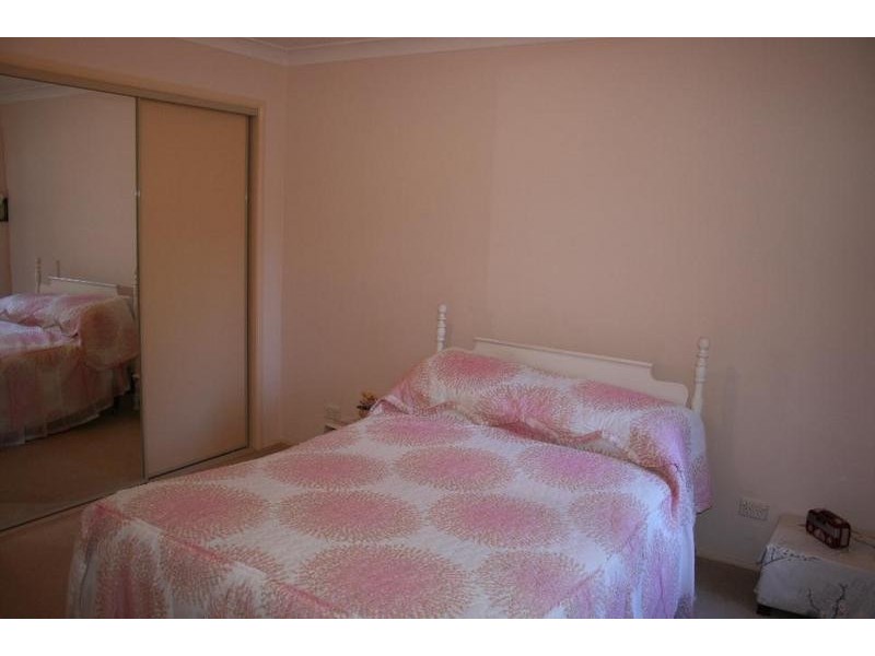 2/2 Maleen Street, Bomaderry NSW 2541