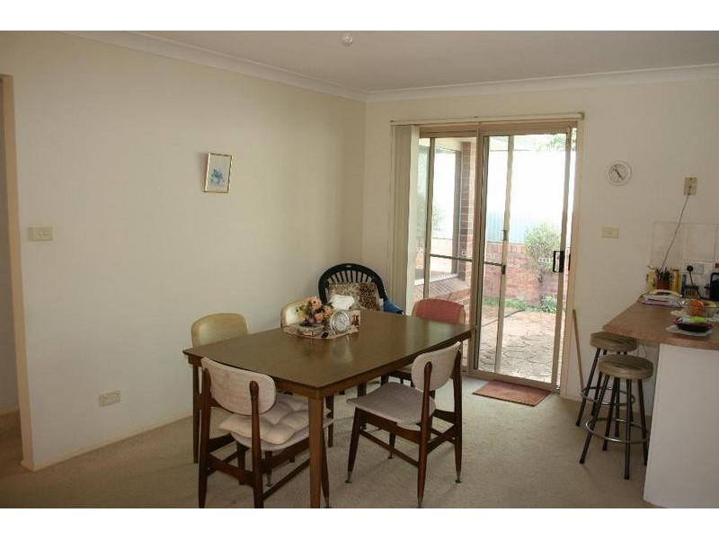 2/2 Maleen Street, Bomaderry NSW 2541