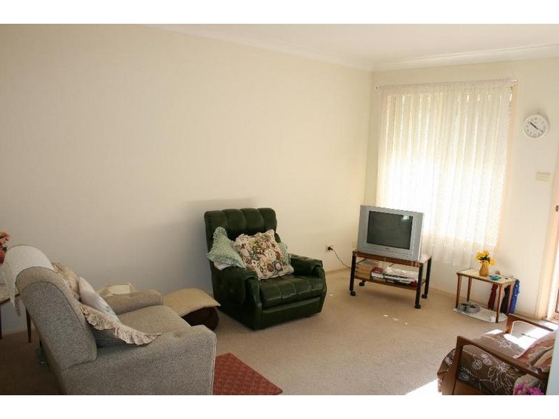 2/2 Maleen Street, Bomaderry NSW 2541