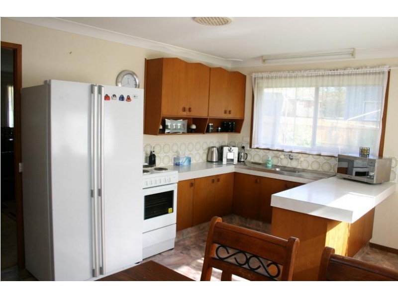 1 Jasmine Drive, Bomaderry NSW 2541