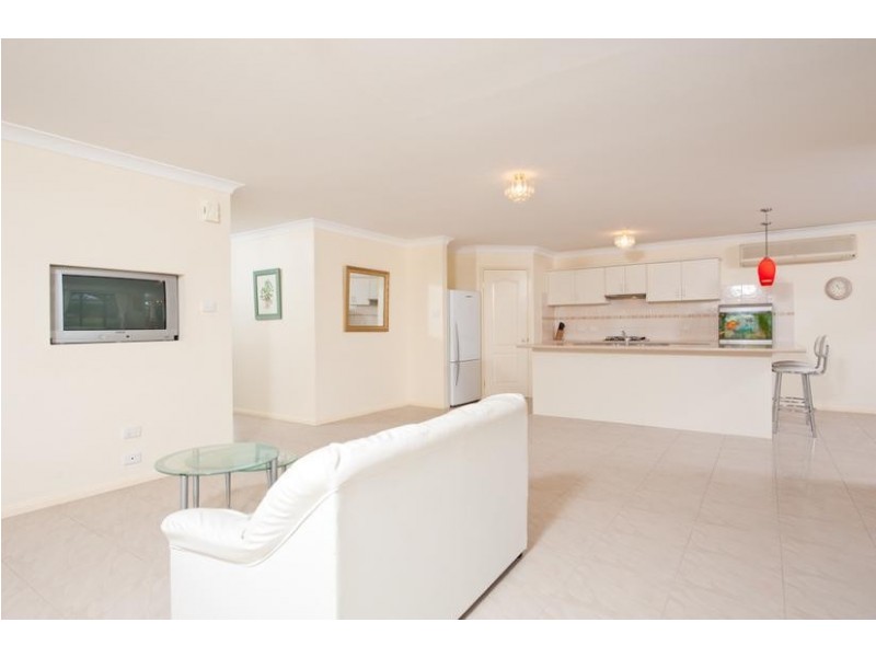 2 Hibiscus Place, Bomaderry NSW 2541