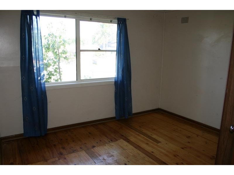 32 Seccombe Street, Nowra NSW 2541