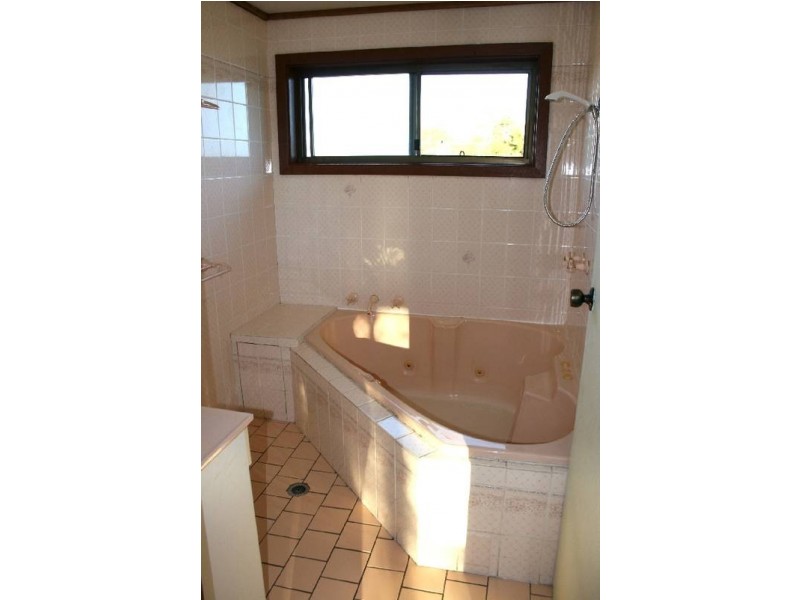 4 Ellis Place, Nowra NSW 2541
