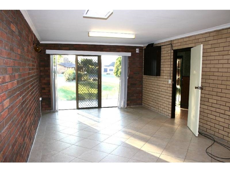 4 Ellis Place, Nowra NSW 2541