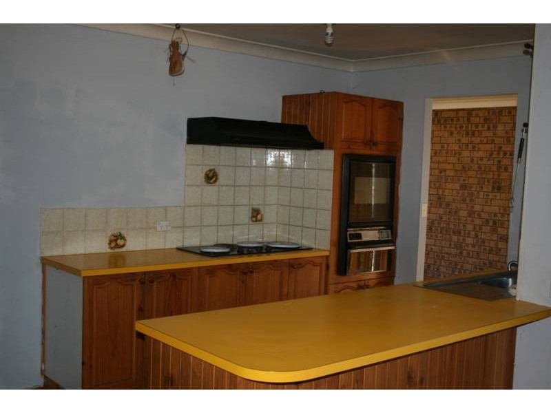 7 Pitt Street, Nowra NSW 2541