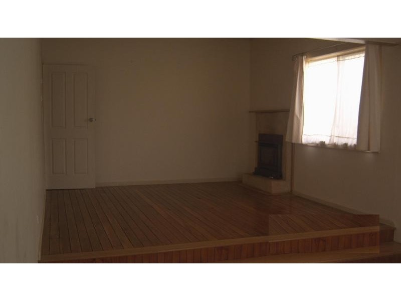 131 Berry Street, Nowra NSW 2541