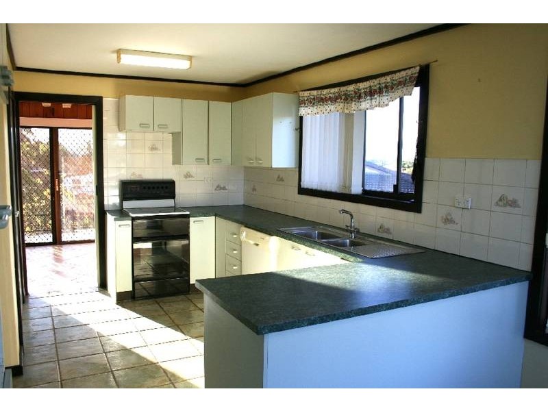 4 Ellis Place, Nowra NSW 2541