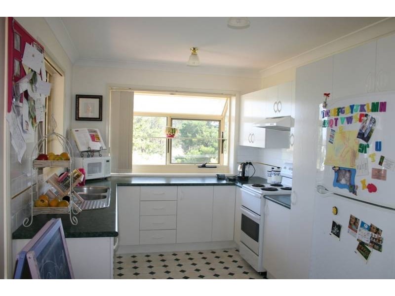 13 South Street, Greenwell Point NSW 2540