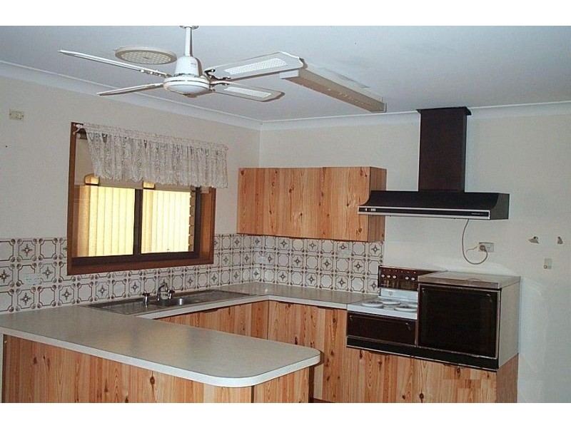 24A Amalfi Crescent, Nowra NSW 2541