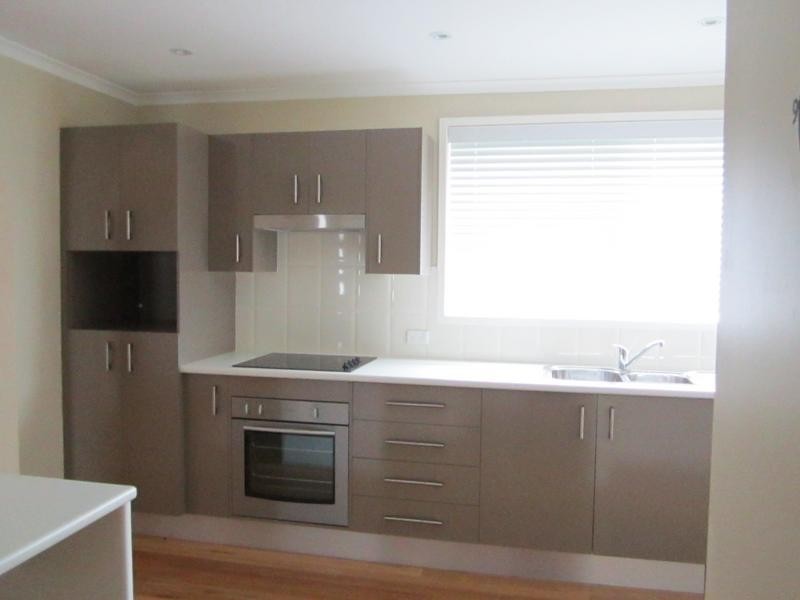 10 Peak Avenue, North Nowra NSW 2541