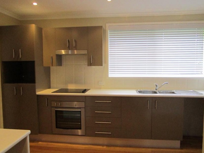 10 Peak Avenue, North Nowra NSW 2541