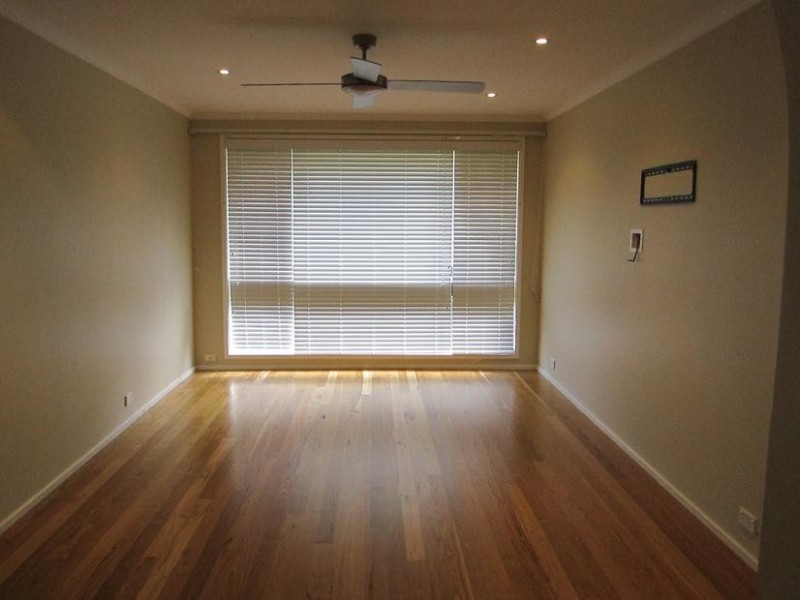 10 Peak Avenue, North Nowra NSW 2541