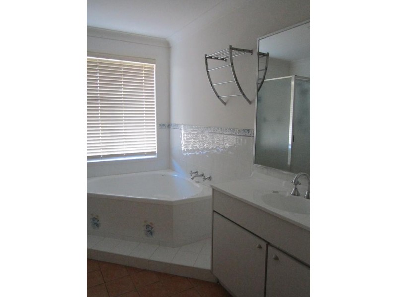 1 Stanbury Place, Worrigee NSW 2540