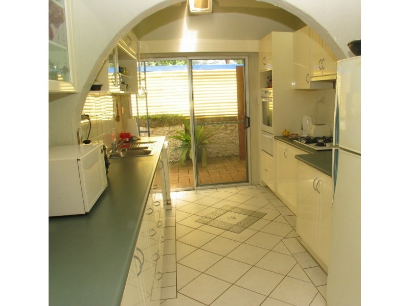 C98 Princes Highway, Bomaderry NSW 2541