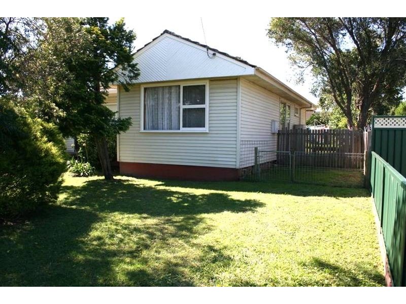 35 Birriley Street, Bomaderry NSW 2541