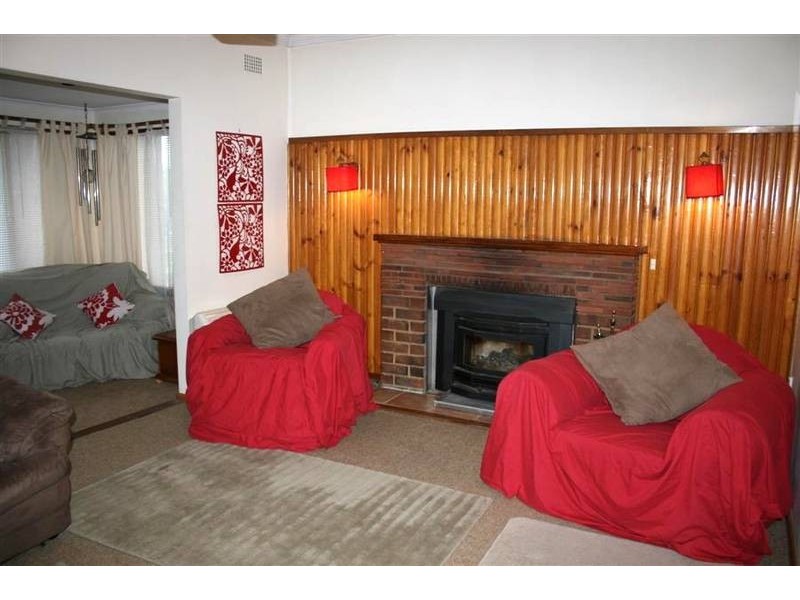 35 Birriley Street, Bomaderry NSW 2541