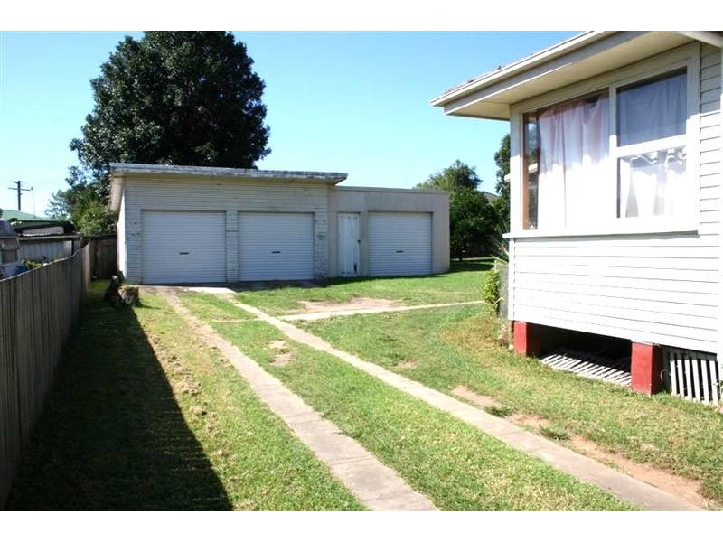 35 Birriley Street, Bomaderry NSW 2541