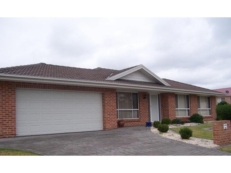 2/48 Sheraton Circuit, Bomaderry NSW 2541