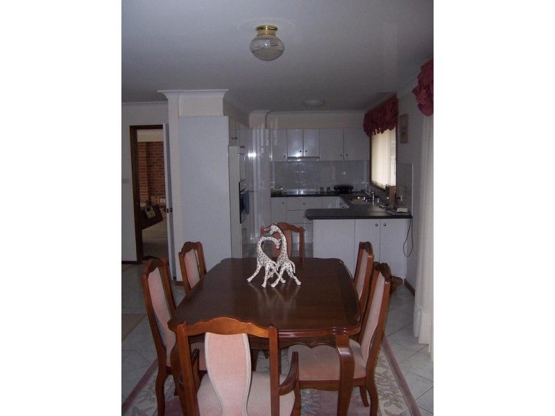 2/48 Sheraton Circuit, Bomaderry NSW 2541