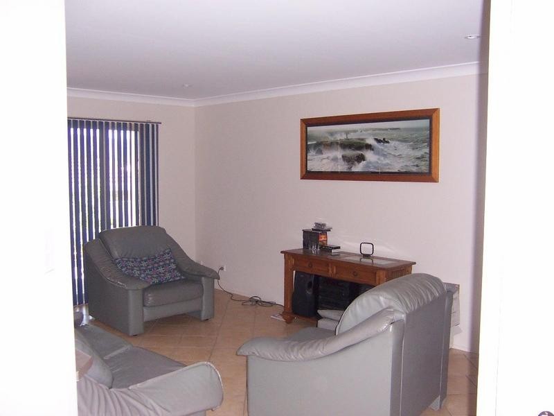 3 Freesia Crescent, Bomaderry NSW 2541