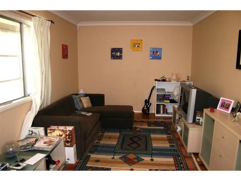 48 Brinawarr Street, Bomaderry NSW 2541