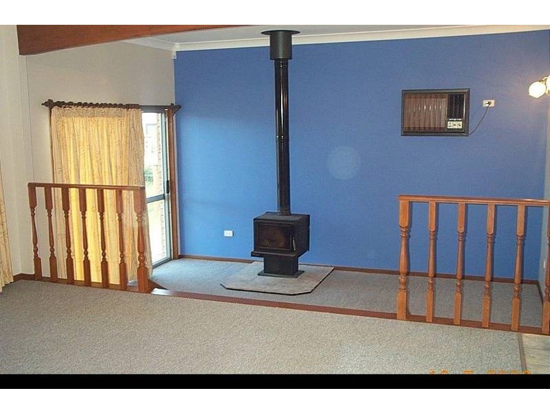 73 Meroo Street, Bomaderry NSW 2541